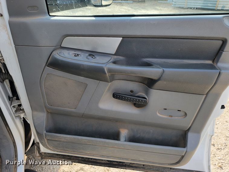 image for item JE9282 2010 Dodge Ram 5500HD  Crew Cab utility / service truck