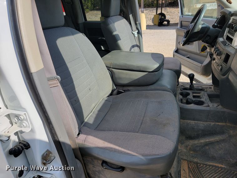 image for item JE9282 2010 Dodge Ram 5500HD  Crew Cab utility / service truck