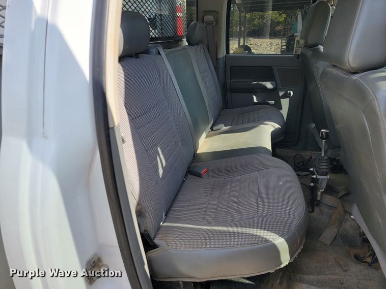 image for item JE9282 2010 Dodge Ram 5500HD  Crew Cab utility / service truck