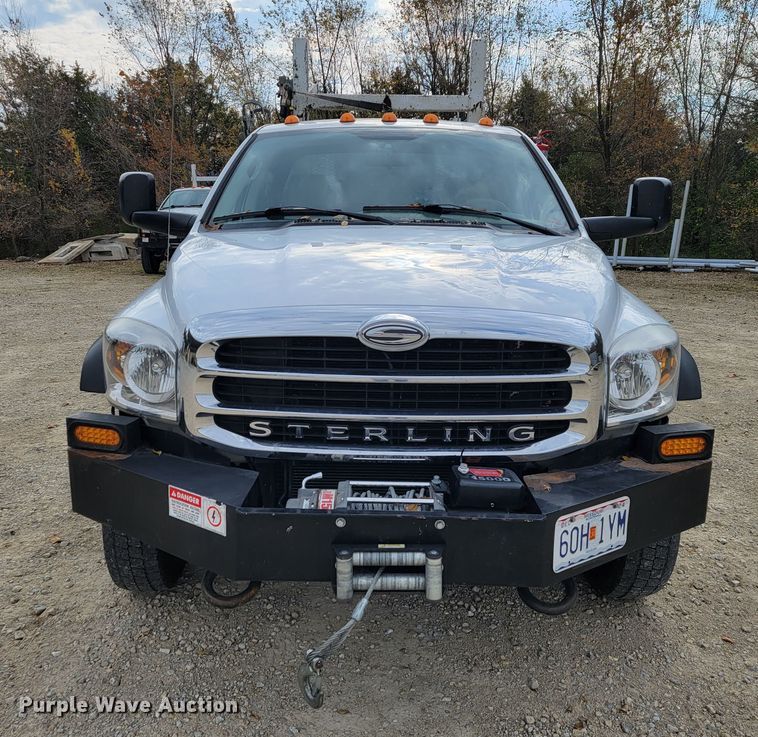 image for item JE9284 2008 Sterling 5500  Crew Cab utility / service truck