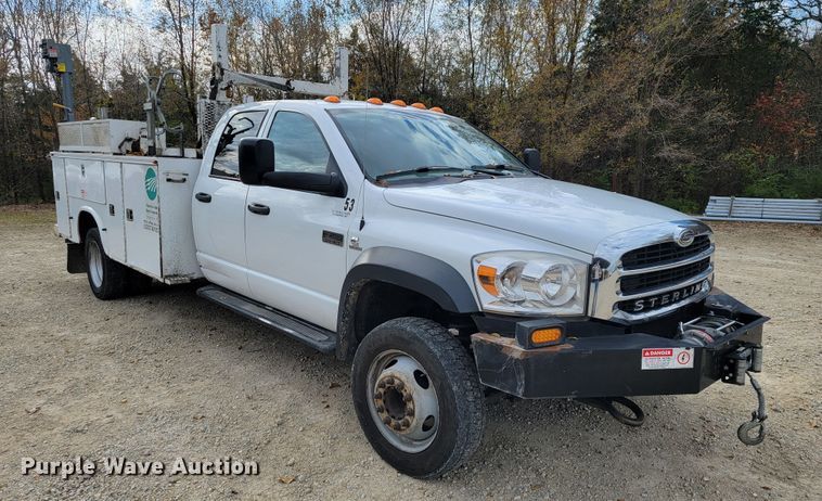 image for item JE9284 2008 Sterling 5500  Crew Cab utility / service truck