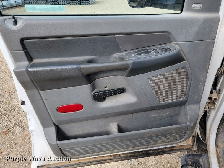 image for item JE9284 2008 Sterling 5500  Crew Cab utility / service truck