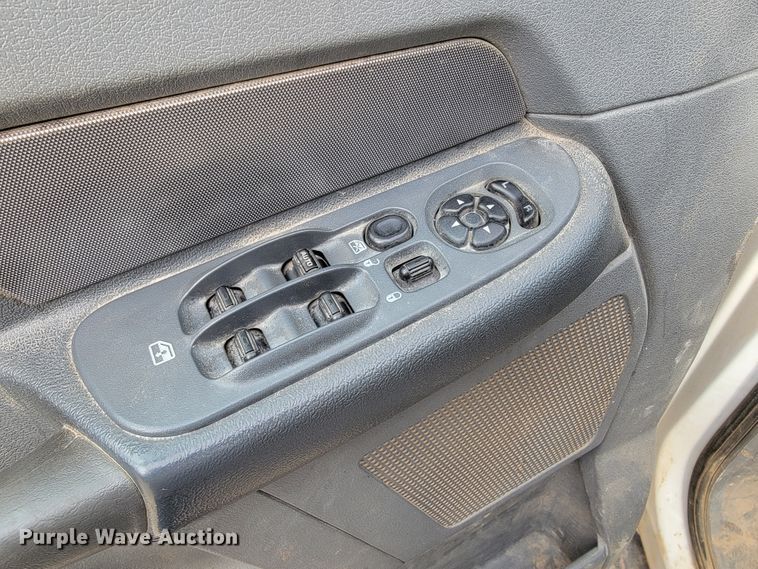 image for item JE9284 2008 Sterling 5500  Crew Cab utility / service truck