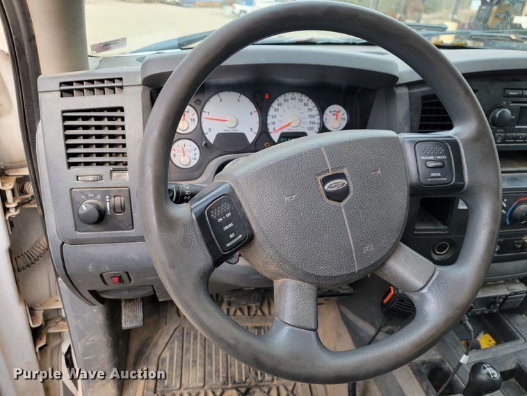 image for item JE9284 2008 Sterling 5500  Crew Cab utility / service truck