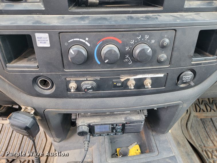 image for item JE9284 2008 Sterling 5500  Crew Cab utility / service truck