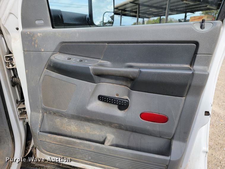 image for item JE9284 2008 Sterling 5500  Crew Cab utility / service truck