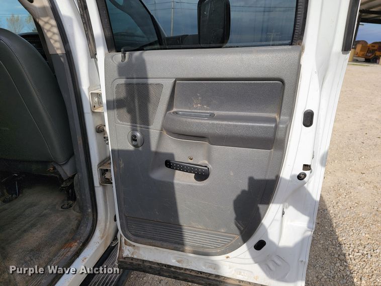 image for item JE9284 2008 Sterling 5500  Crew Cab utility / service truck