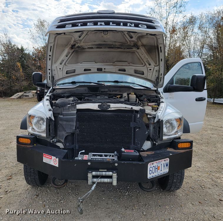 image for item JE9284 2008 Sterling 5500  Crew Cab utility / service truck