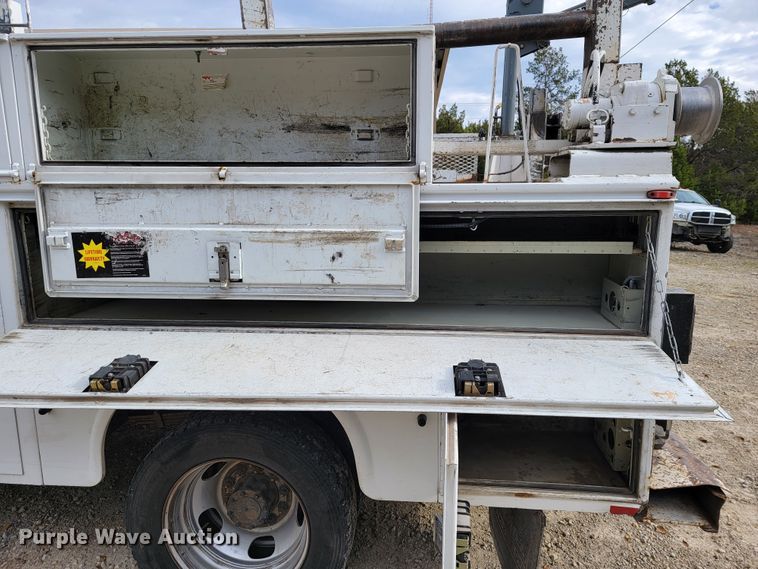 image for item JE9284 2008 Sterling 5500  Crew Cab utility / service truck