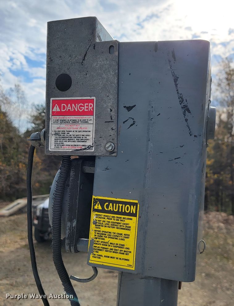 image for item JE9284 2008 Sterling 5500  Crew Cab utility / service truck