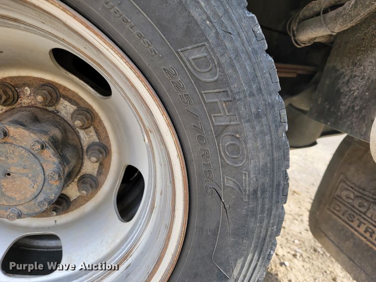 image for item JE9284 2008 Sterling 5500  Crew Cab utility / service truck