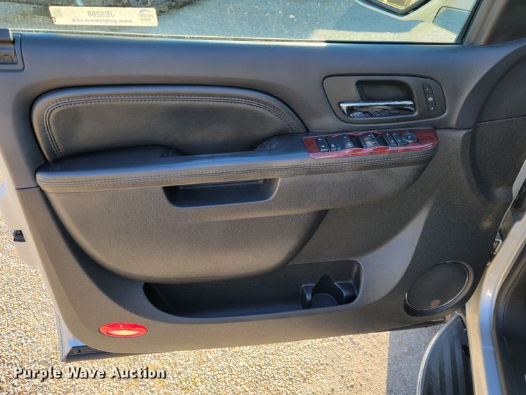 image for item JE9288 2010 Cadillac Escalade  SUV