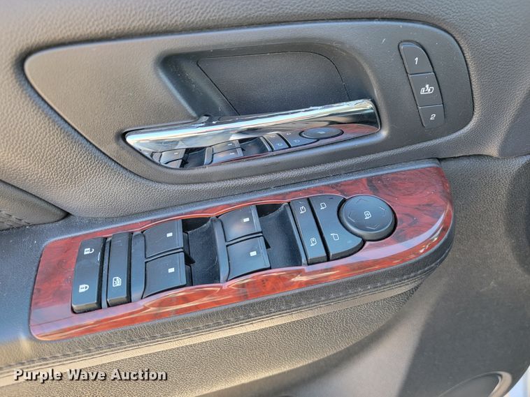 image for item JE9288 2010 Cadillac Escalade  SUV