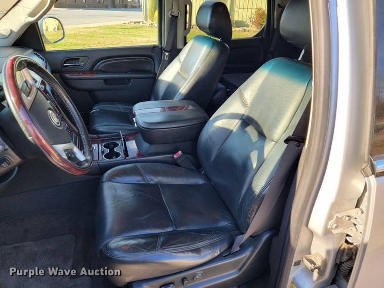 image for item JE9288 2010 Cadillac Escalade  SUV