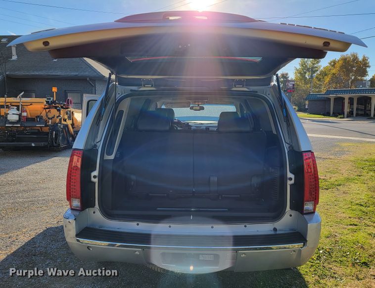 image for item JE9288 2010 Cadillac Escalade  SUV