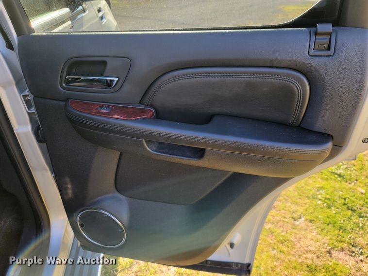 image for item JE9288 2010 Cadillac Escalade  SUV