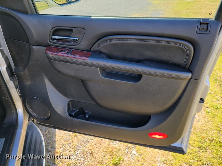 image for item JE9288 2010 Cadillac Escalade  SUV