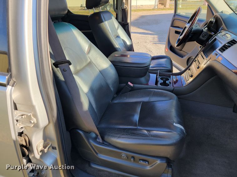 image for item JE9288 2010 Cadillac Escalade  SUV