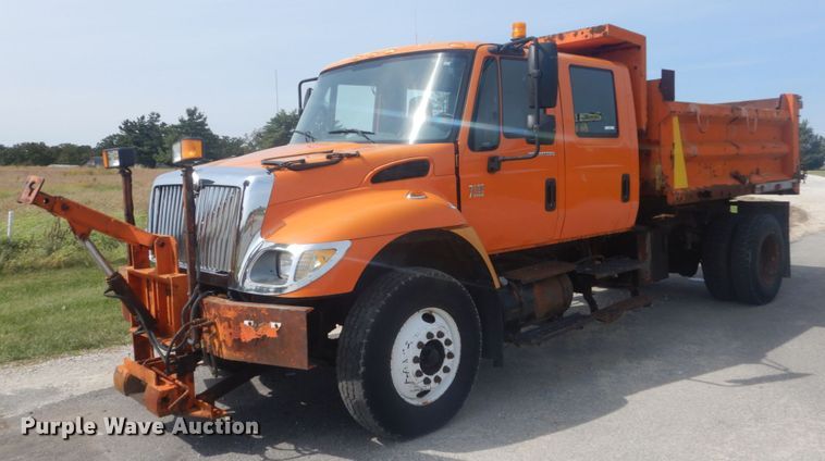 image for item JG9068 2003 International WorkStar 7400  Crew Cab dump truck