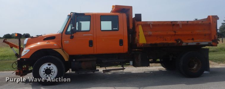 image for item JG9068 2003 International WorkStar 7400  Crew Cab dump truck