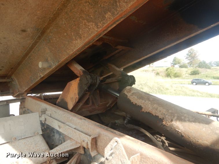 image for item JG9068 2003 International WorkStar 7400  Crew Cab dump truck