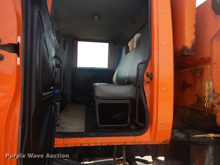 image for item JG9068 2003 International WorkStar 7400  Crew Cab dump truck