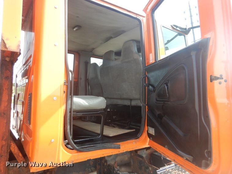 image for item JG9068 2003 International WorkStar 7400  Crew Cab dump truck