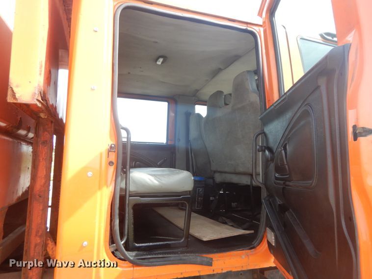 image for item JG9068 2003 International WorkStar 7400  Crew Cab dump truck