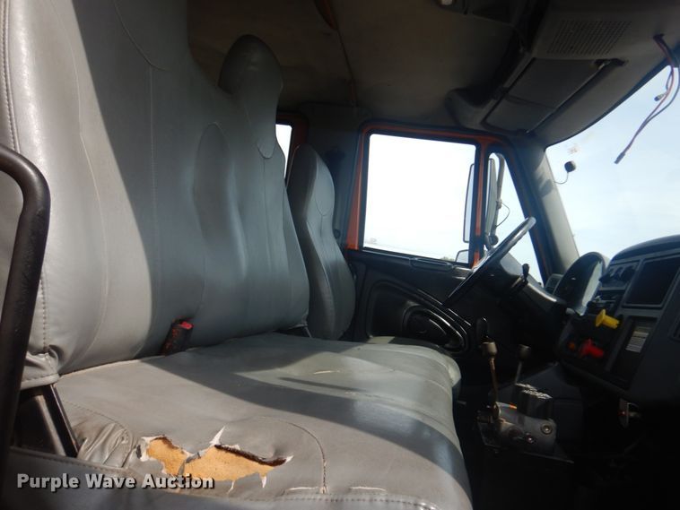 image for item JG9068 2003 International WorkStar 7400  Crew Cab dump truck