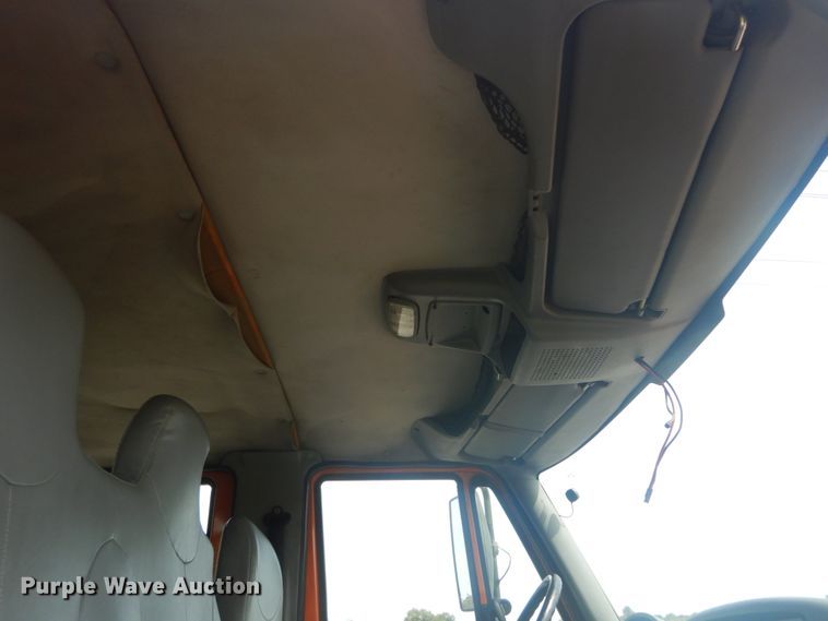 image for item JG9068 2003 International WorkStar 7400  Crew Cab dump truck