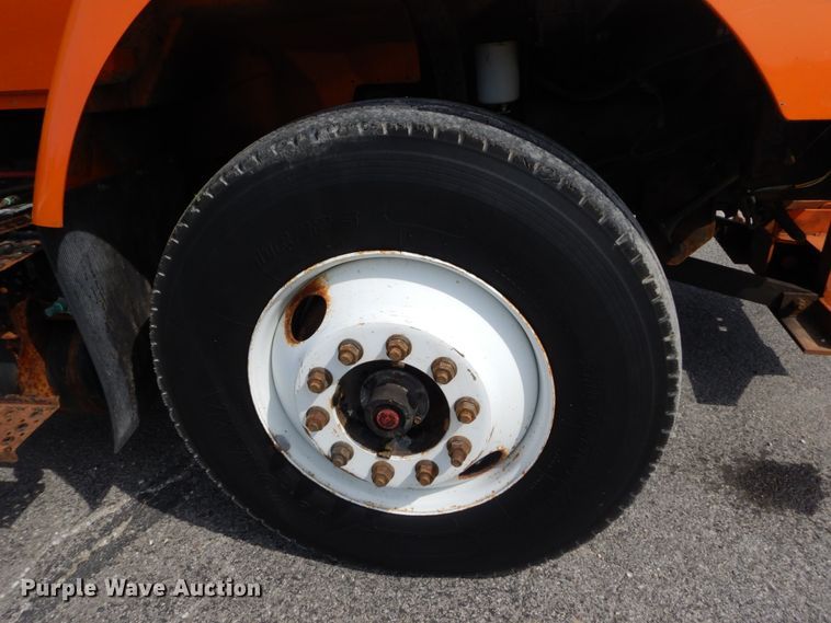 image for item JG9068 2003 International WorkStar 7400  Crew Cab dump truck