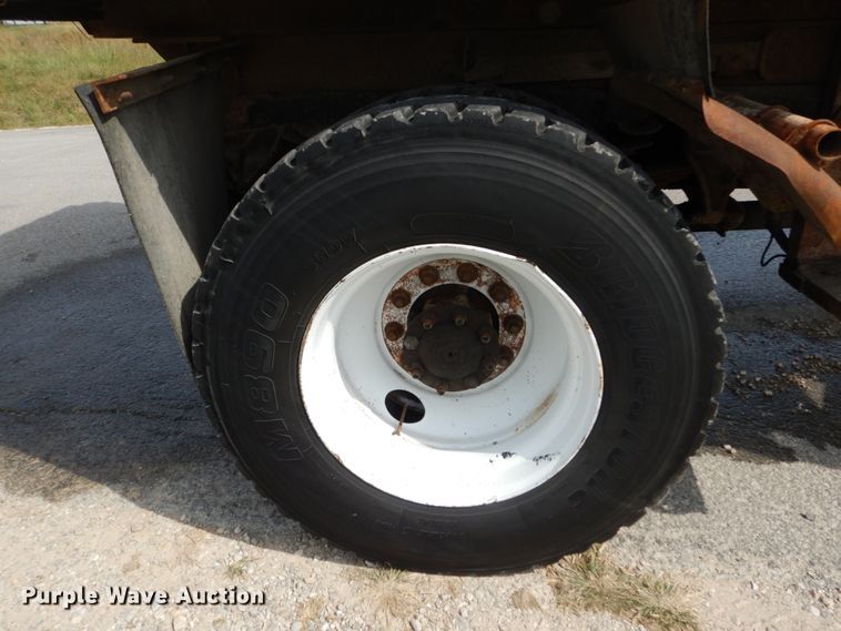 image for item JG9068 2003 International WorkStar 7400  Crew Cab dump truck