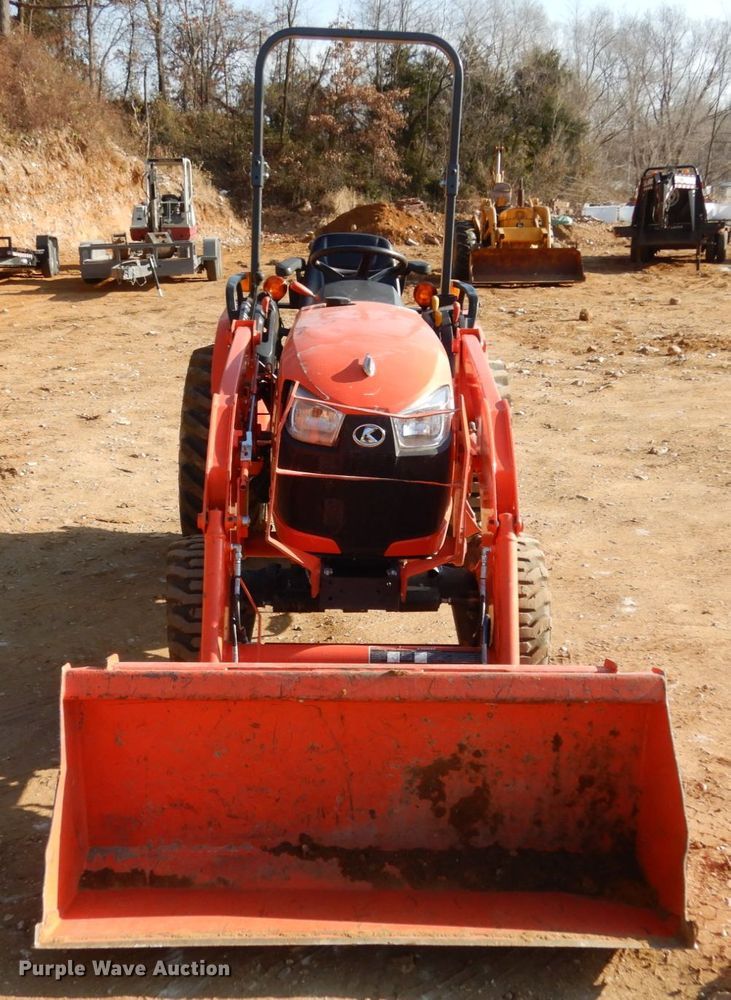 image for item JI9263 Kubota B2650  MFWD tractor