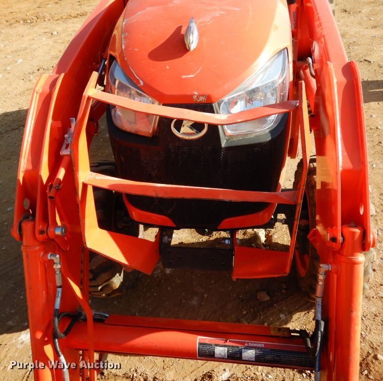 image for item JI9263 Kubota B2650  MFWD tractor