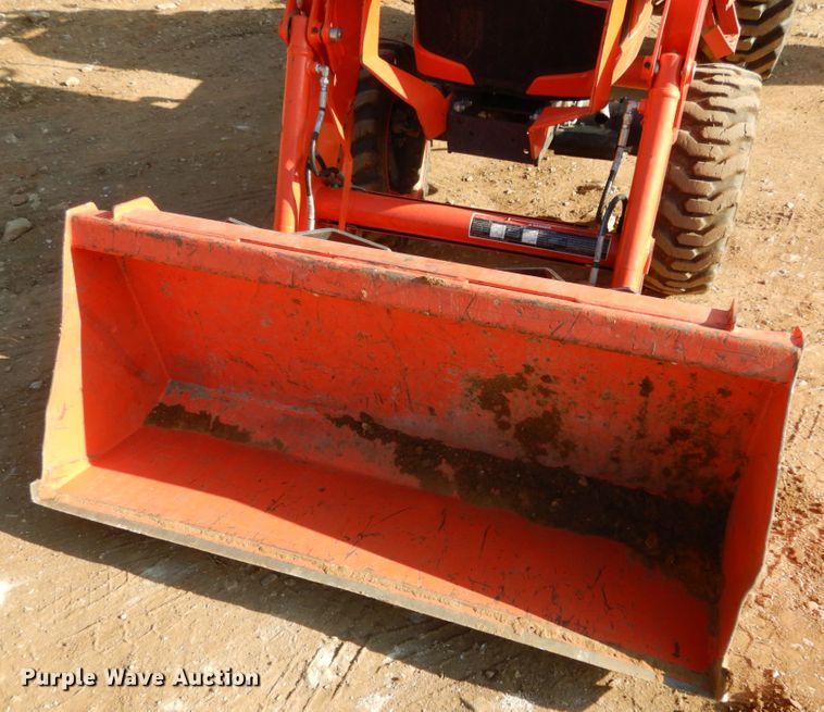 image for item JI9263 Kubota B2650  MFWD tractor