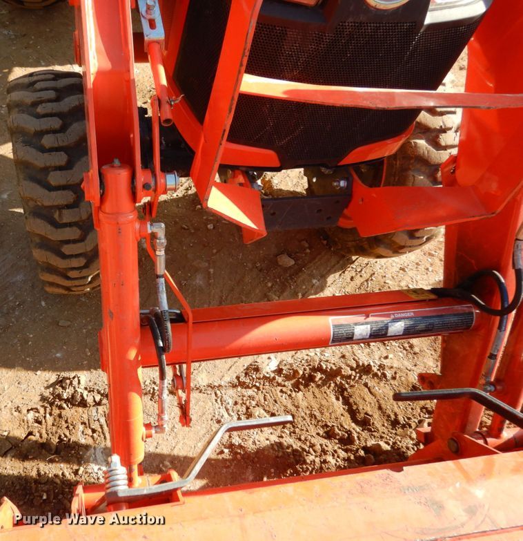 image for item JI9263 Kubota B2650  MFWD tractor