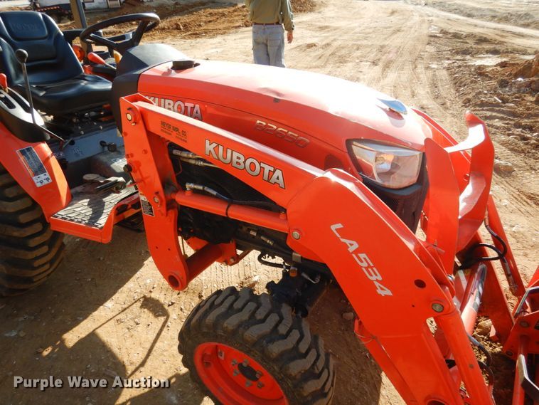 image for item JI9263 Kubota B2650  MFWD tractor