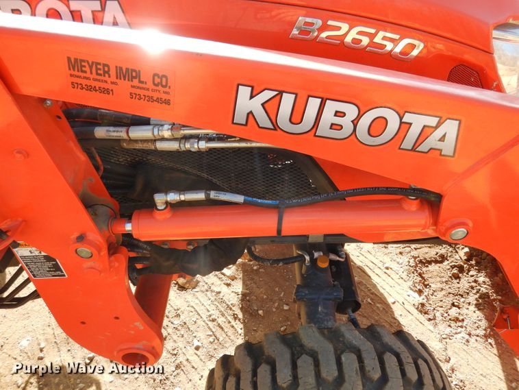image for item JI9263 Kubota B2650  MFWD tractor
