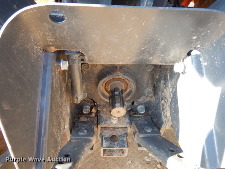 image for item JI9263 Kubota B2650  MFWD tractor