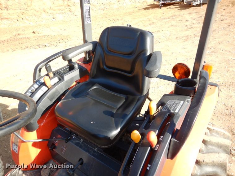 image for item JI9263 Kubota B2650  MFWD tractor