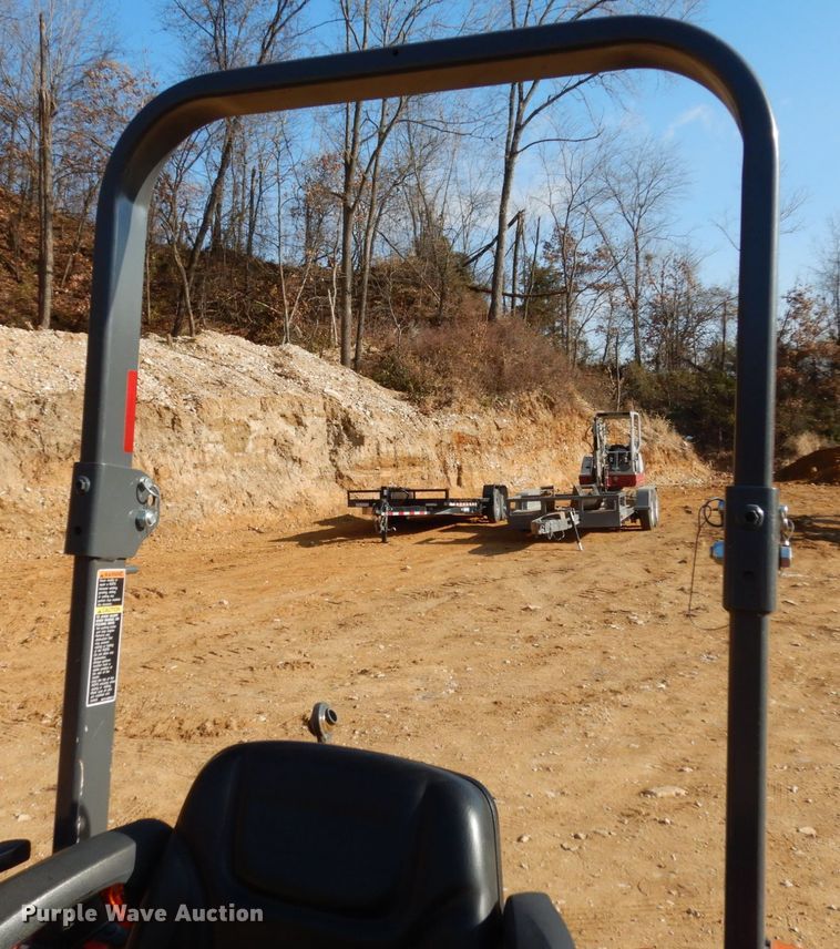 image for item JI9263 Kubota B2650  MFWD tractor