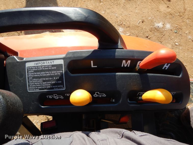 image for item JI9263 Kubota B2650  MFWD tractor