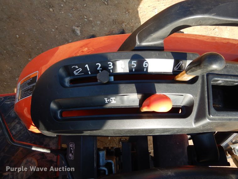 image for item JI9263 Kubota B2650  MFWD tractor