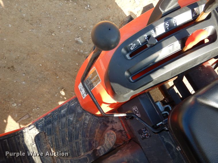 image for item JI9263 Kubota B2650  MFWD tractor