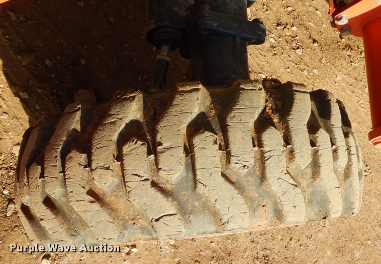 image for item JI9263 Kubota B2650  MFWD tractor