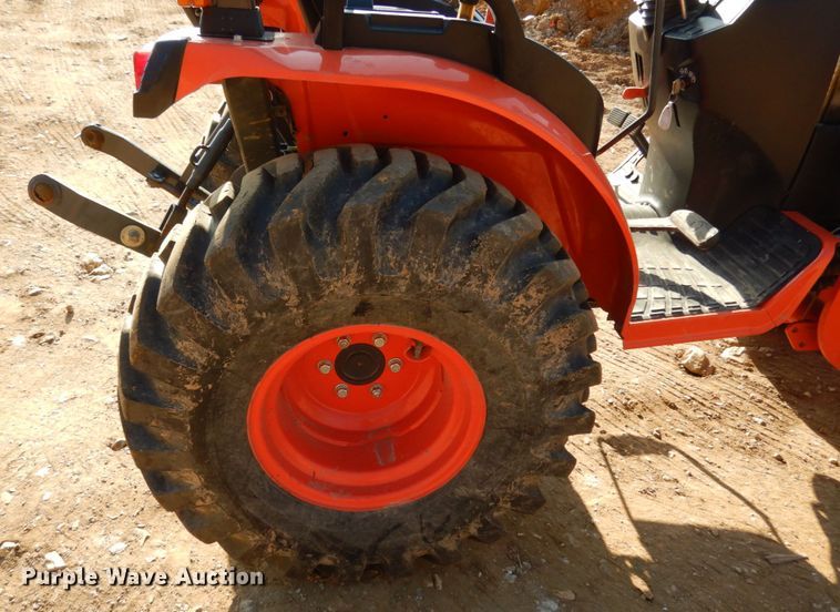 image for item JI9263 Kubota B2650  MFWD tractor