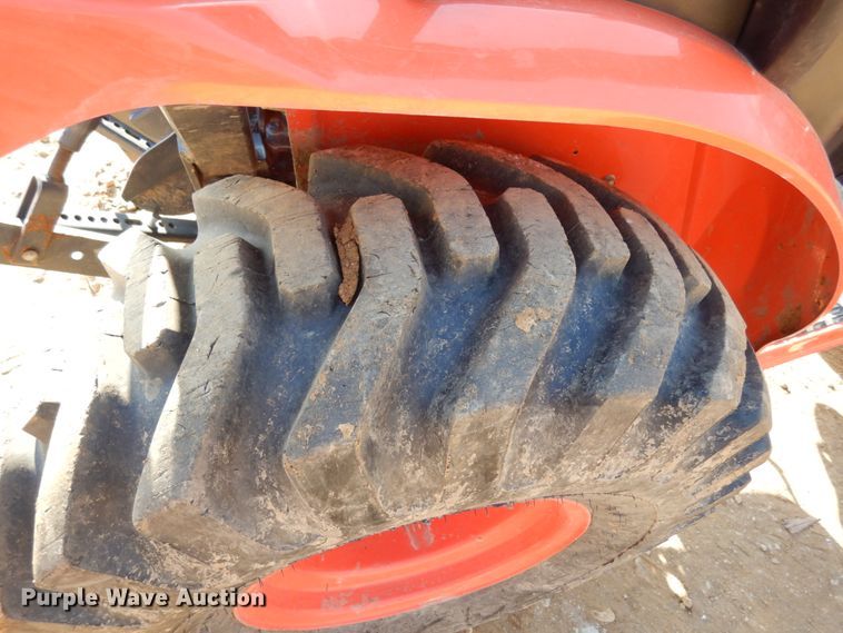image for item JI9263 Kubota B2650  MFWD tractor