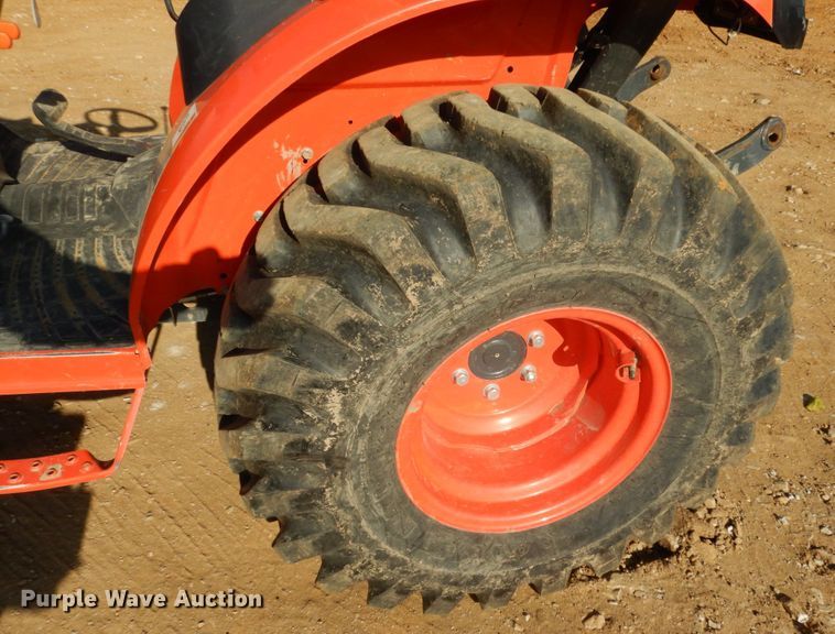 image for item JI9263 Kubota B2650  MFWD tractor