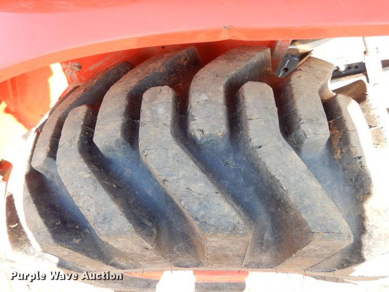 image for item JI9263 Kubota B2650  MFWD tractor