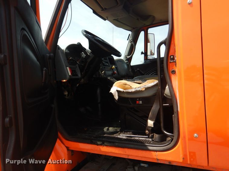 image for item JI9464 2007 International 7300  Crew Cab dump truck